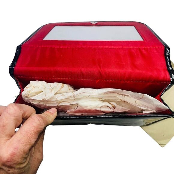 Kwill Club Meeting 1938 Gift Purse with Gloves - Picture 6 of 15